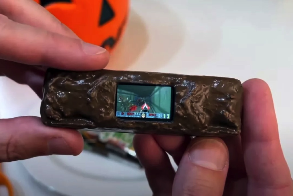 Giờ đây bạn có thể chơi game Doom trên thanh socola, để chào đón lễ Halloween sắp tới