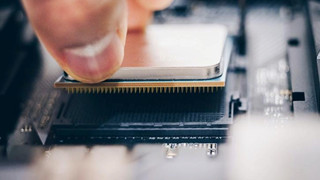 Để cải thiện khả năng làm mát CPU, một TikToker đã trộn muối vào keo tản nhiệt chipset