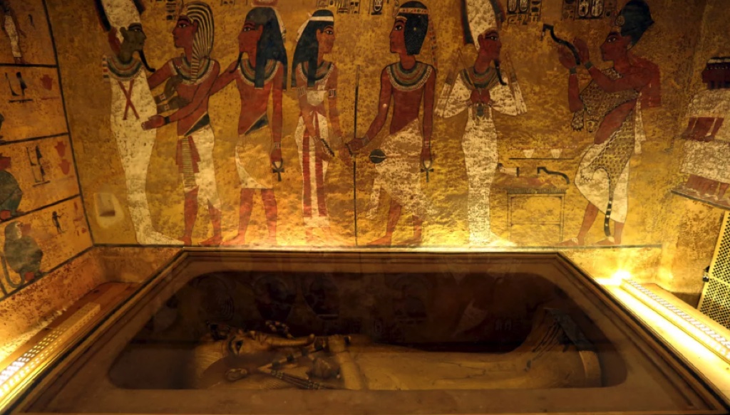 Bên trong lăng mộ Tutankhamun - vị pharaoh Ai Cập cổ đại có gì? (Phần 1)