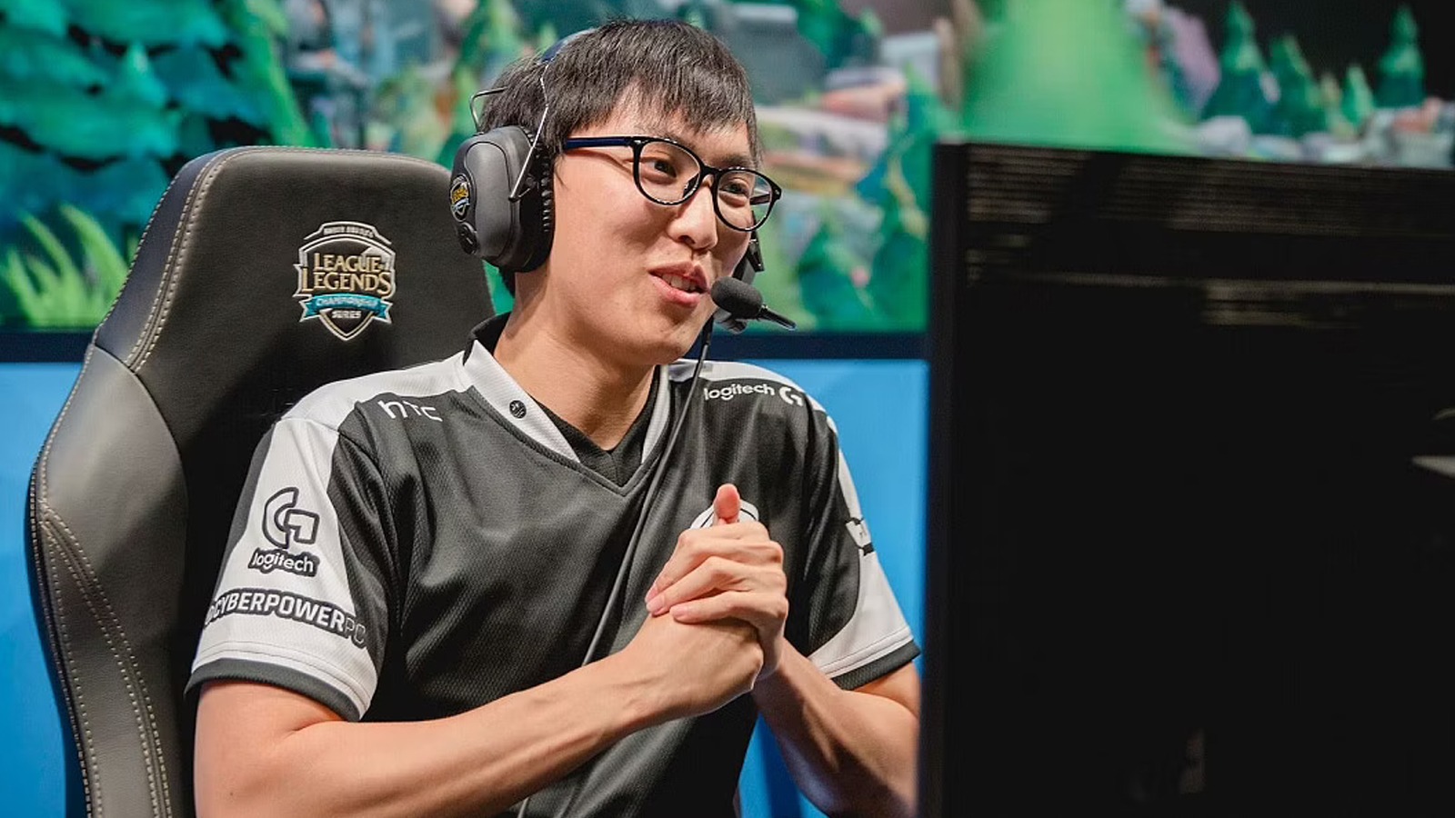 Doublelift đang nói chuyện với các đội LCS để quay lại thi đấu chuyên nghiệp