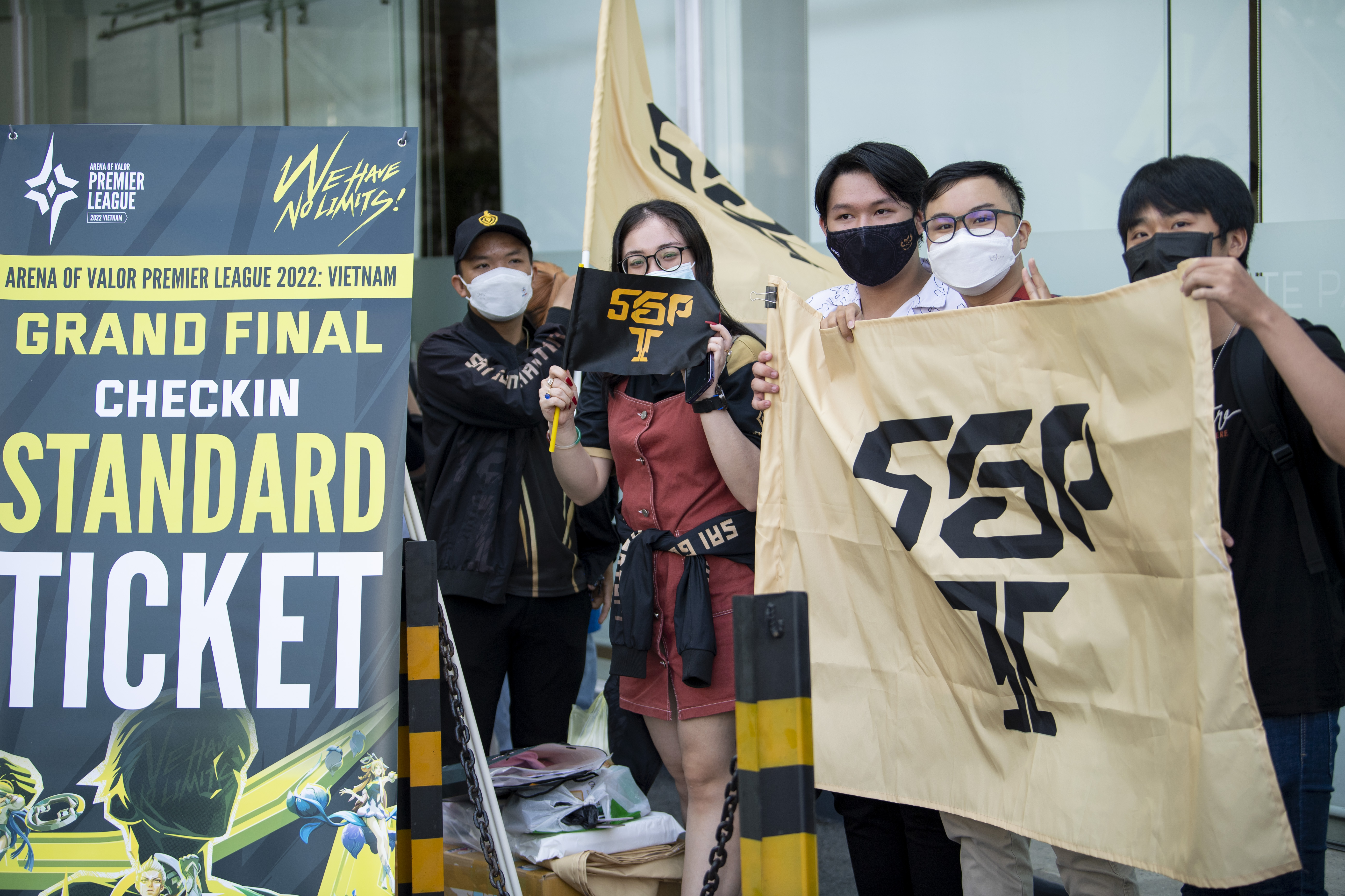 APL 2022: Bầu không khí rộn ràng và háo hức trong ngày thi đấu Bán kết