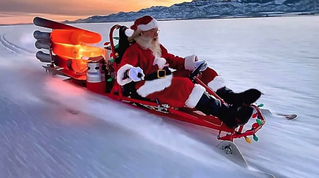 Năm nay, ông già Noel sẽ lái xe trượt tuyết với động cơ "phản lực" để phát quà cho trẻ em