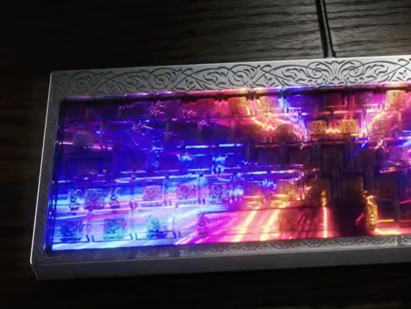 Finalmouse Centerpiece: Bàn phím cơ tích hợp màn hình hiển thị bên dưới phím, giá từ 9 triệu