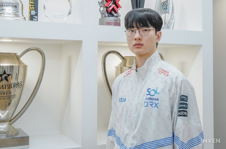 DRX Rascal: "T1 và DWG KIA có vẻ như là hai đội mạnh nhất"