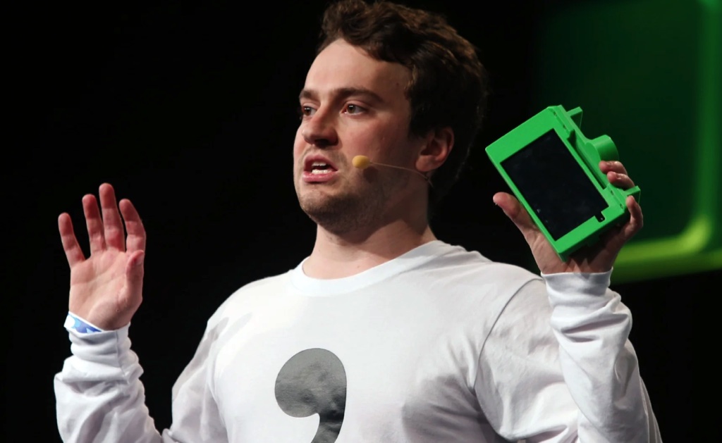 Hacker chuyên bẻ khoá iPhone và PS3 được Elon Musk thuê để sửa Twitter, đã nghỉ việc