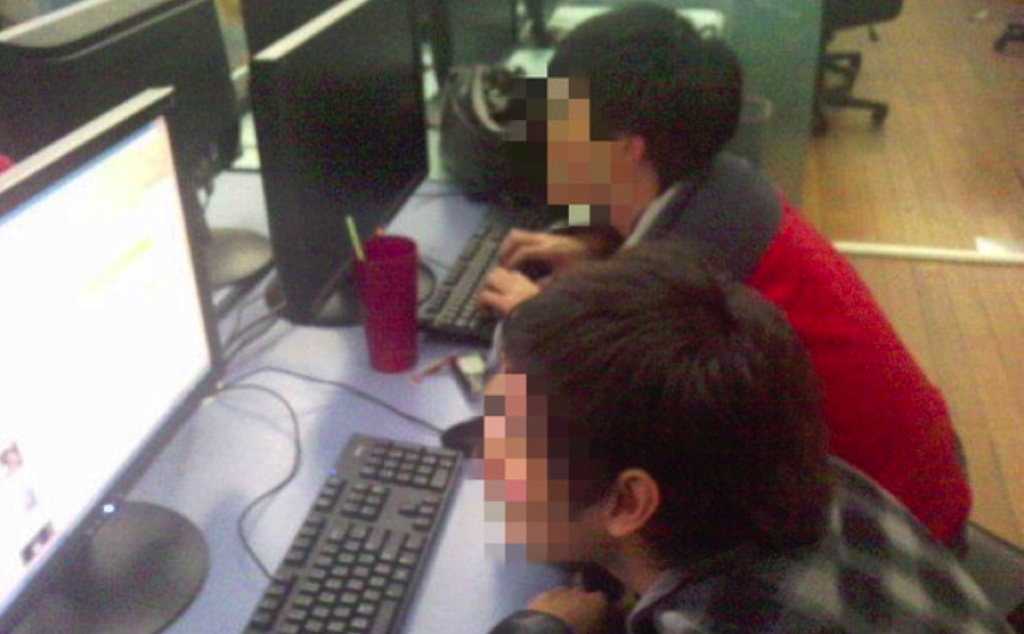 "Lấy độc trị độc", cha mẹ thuê luôn game thủ đánh bại con mình để trị "bệnh" nghiện game