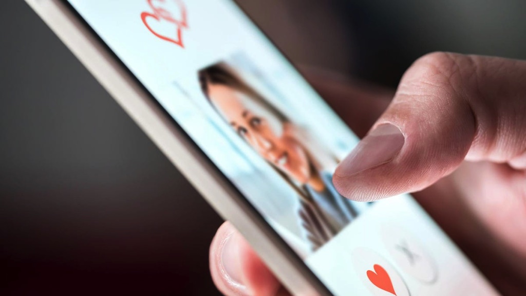 Chatbot AI chuyên "giả gái" lật mặt những kẻ lừa tình trên app hẹn hò Trung Quốc