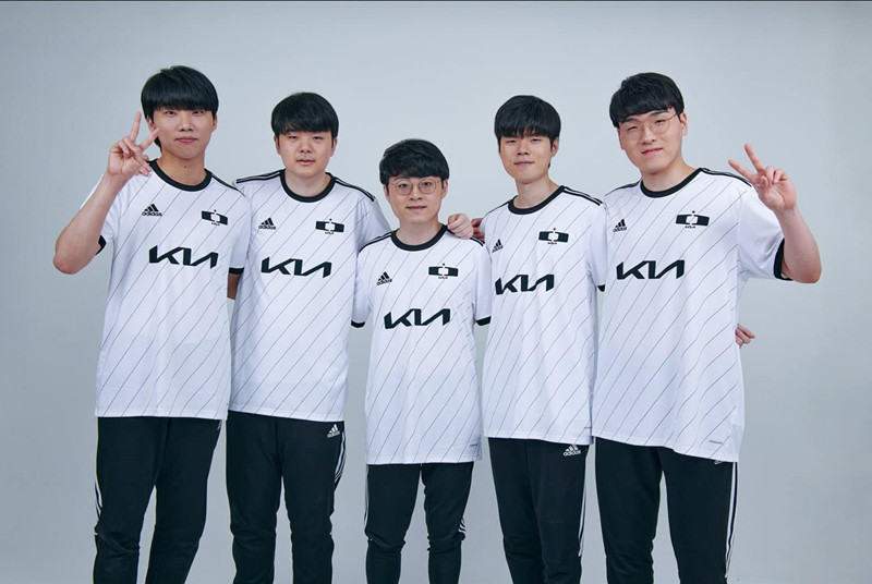 League of Legends: The community denigrates the new name and logo of the DWG KIA team in the 2023 season