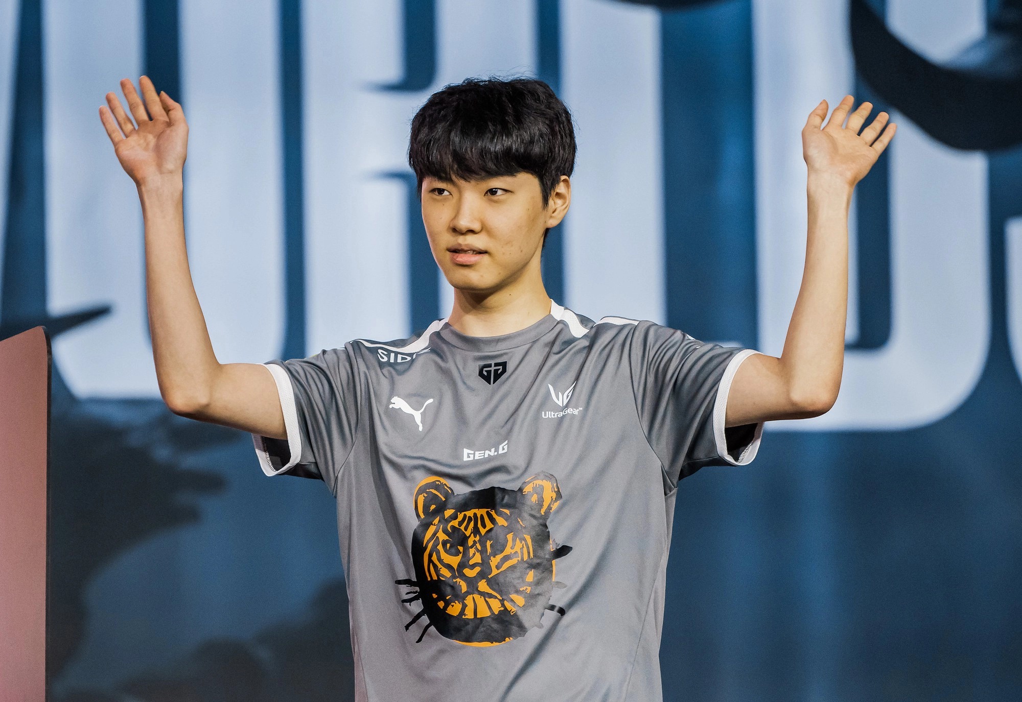 LMHT: Chovy lần đầu tiên trải lòng về chiếc áo thảm họa của Gen.G tại CKTG 2022