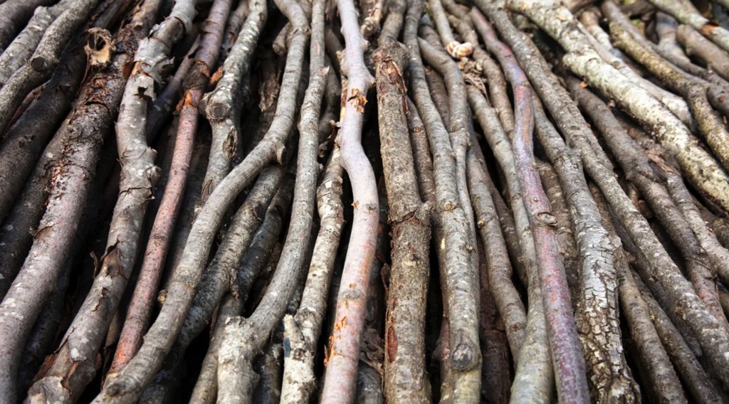 "Pháp sư" Ả-rập chế tạo drone bay bằng cành củi, thô sơ nhưng không thua gì đồ xịn 