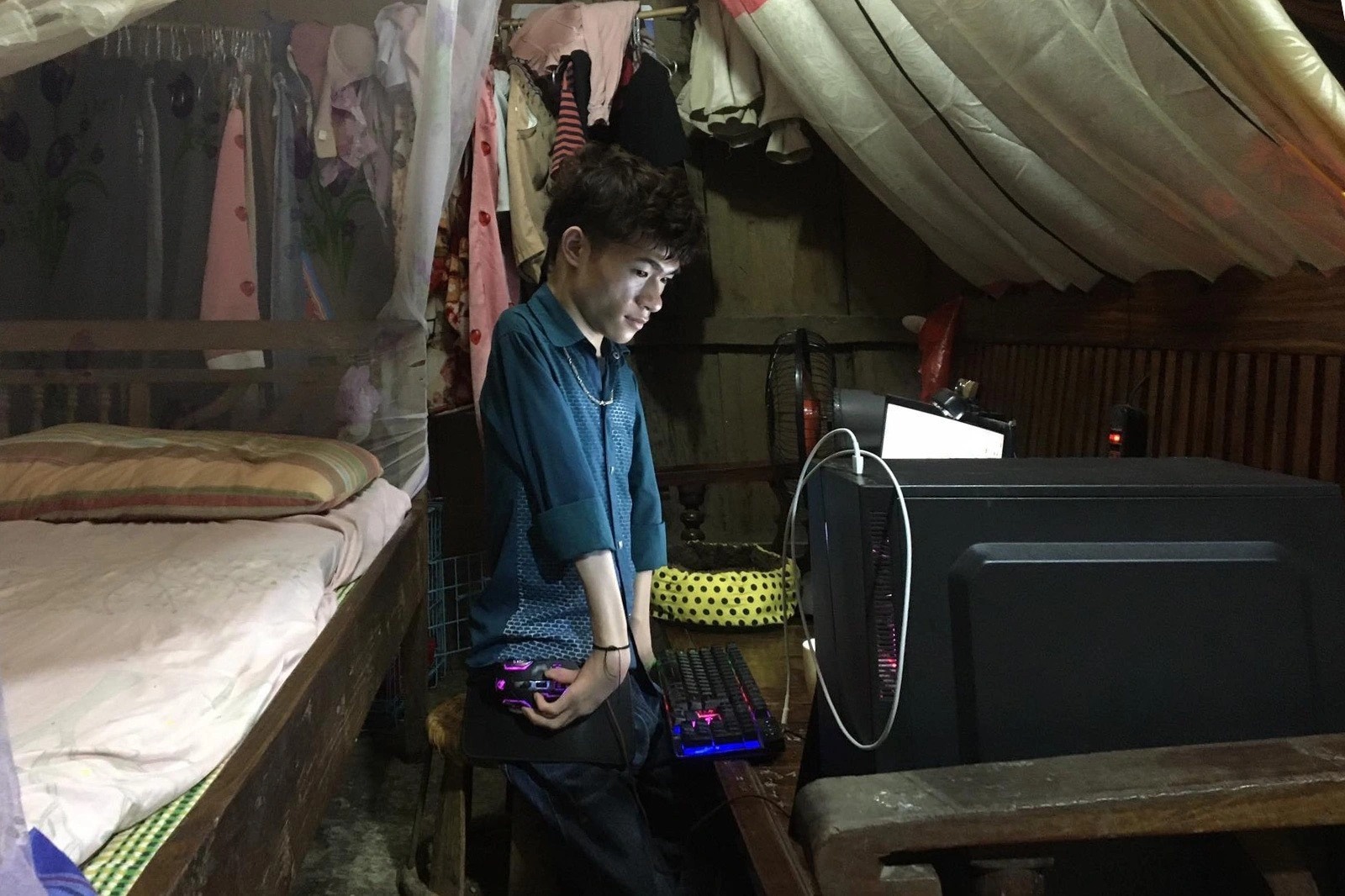 LMHT: Câu chuyện về Hoàng Khuyết, nam streamer vô cùng đặc biệt của làng game Việt Nam