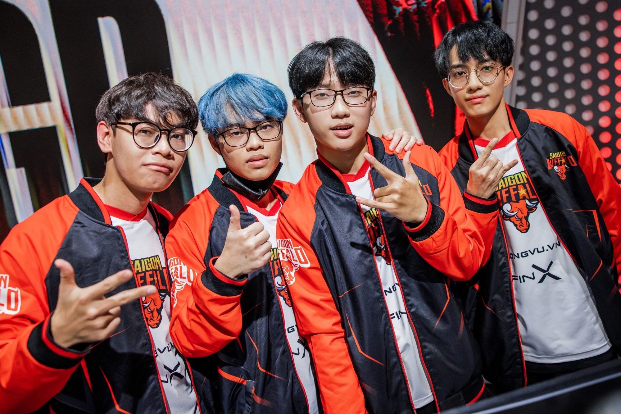Rộ tin đồn CNJ Esports ngưng quá trình tiếp quản SGB, Bầy Trâu tiếp tục tham gia VCS 2023