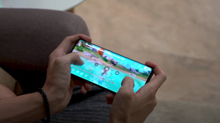 Đỉnh cao review: OnePlus 11 5G dùng Video Gameplay Genshin Impact làm ví dụ rồi nói là chơi game cực mượt