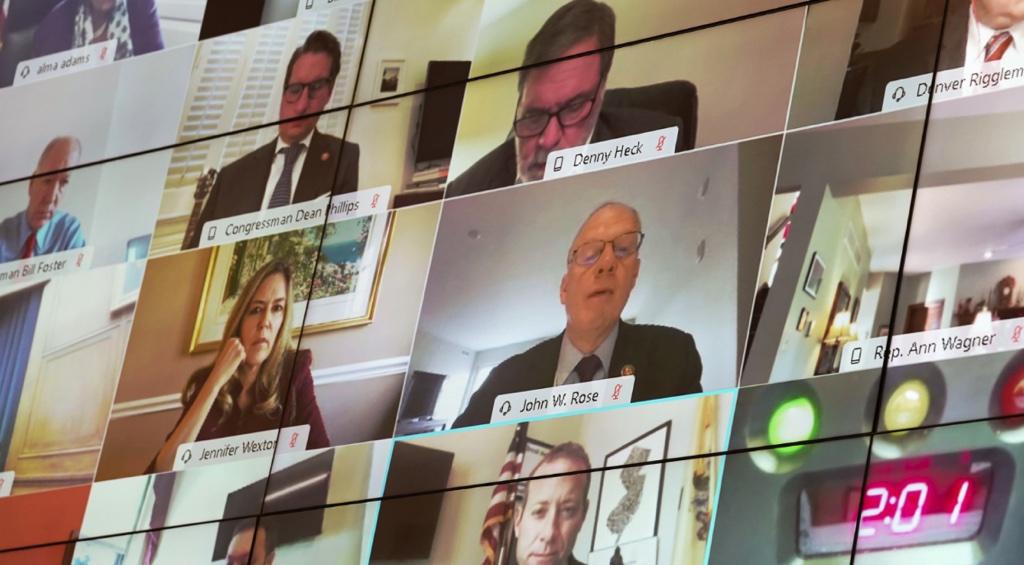 Thống đốc Fed buộc huỷ cuộc họp trực tuyến trên Zoom vì xuất hiện nội dung khiêu dâm