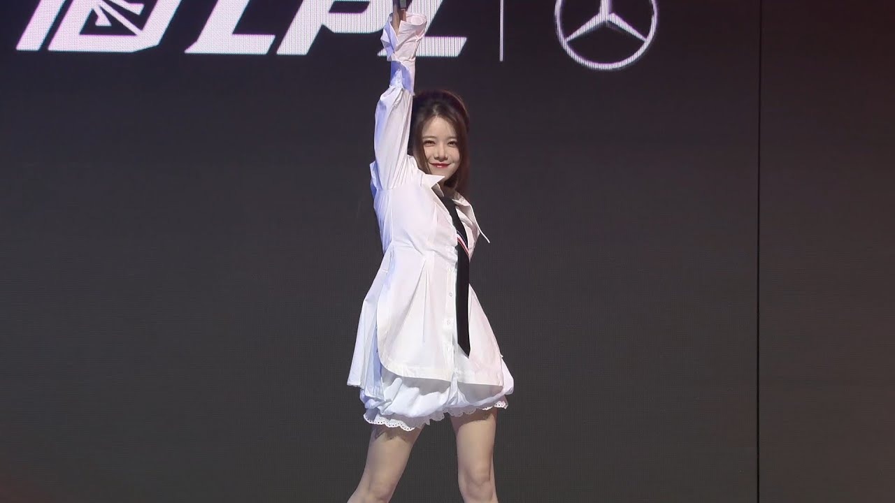 LMHT: Những màn biểu diễn của các nữ MC LPL nổi tiếng bất ngờ bị hủy không lý do