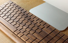 Chiêm ngưỡng bộ bàn phím được làm bằng gỗ nguyên khối vô cùng sang trọng và đẹp mắt