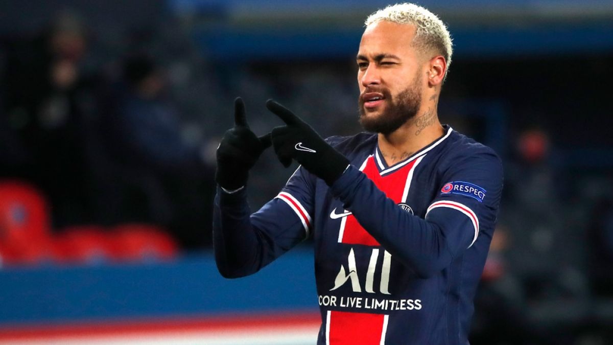 Cầu thủ bóng đá Neymar cầu xin Valve cho mình được tham gia beta test CS2