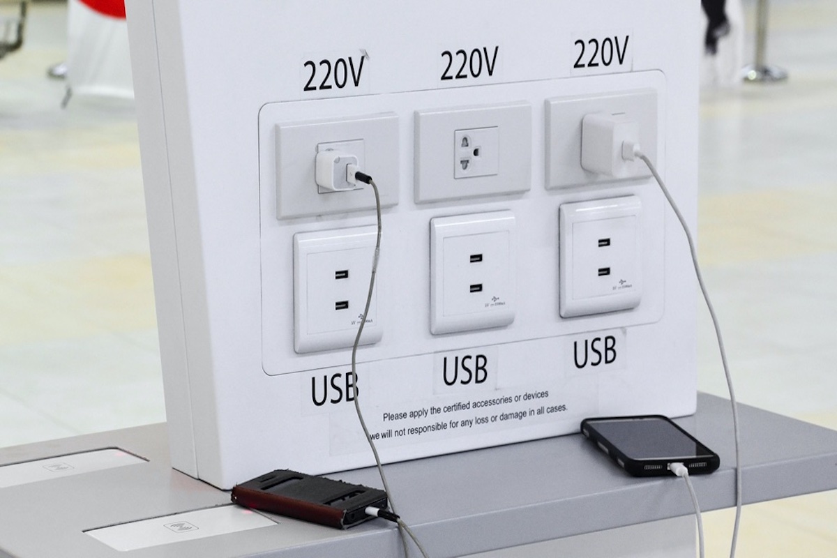 FBI cảnh báo người dùng không nên sạc thiết bị tại các trạm sạc công cộng