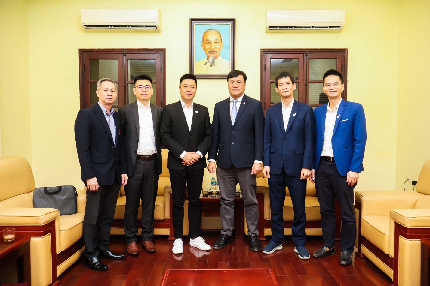 VIRESA và AESF ký thỏa thuận hợp tác về thể thao điện tử