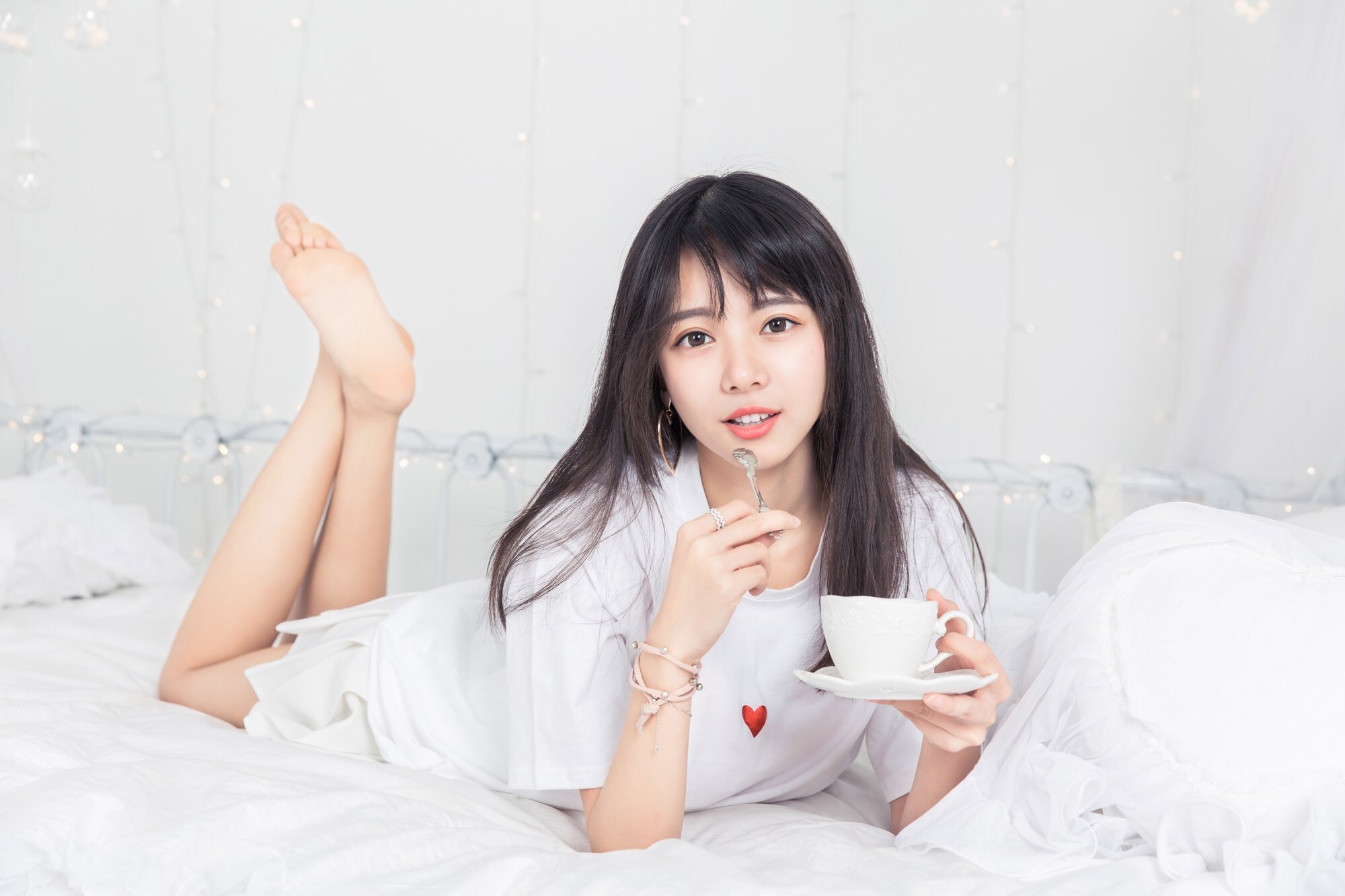 LMHT: Nữ MC xinh đẹp của LPL quyết đinh chuyển sang hoạt động cho DOTA 2