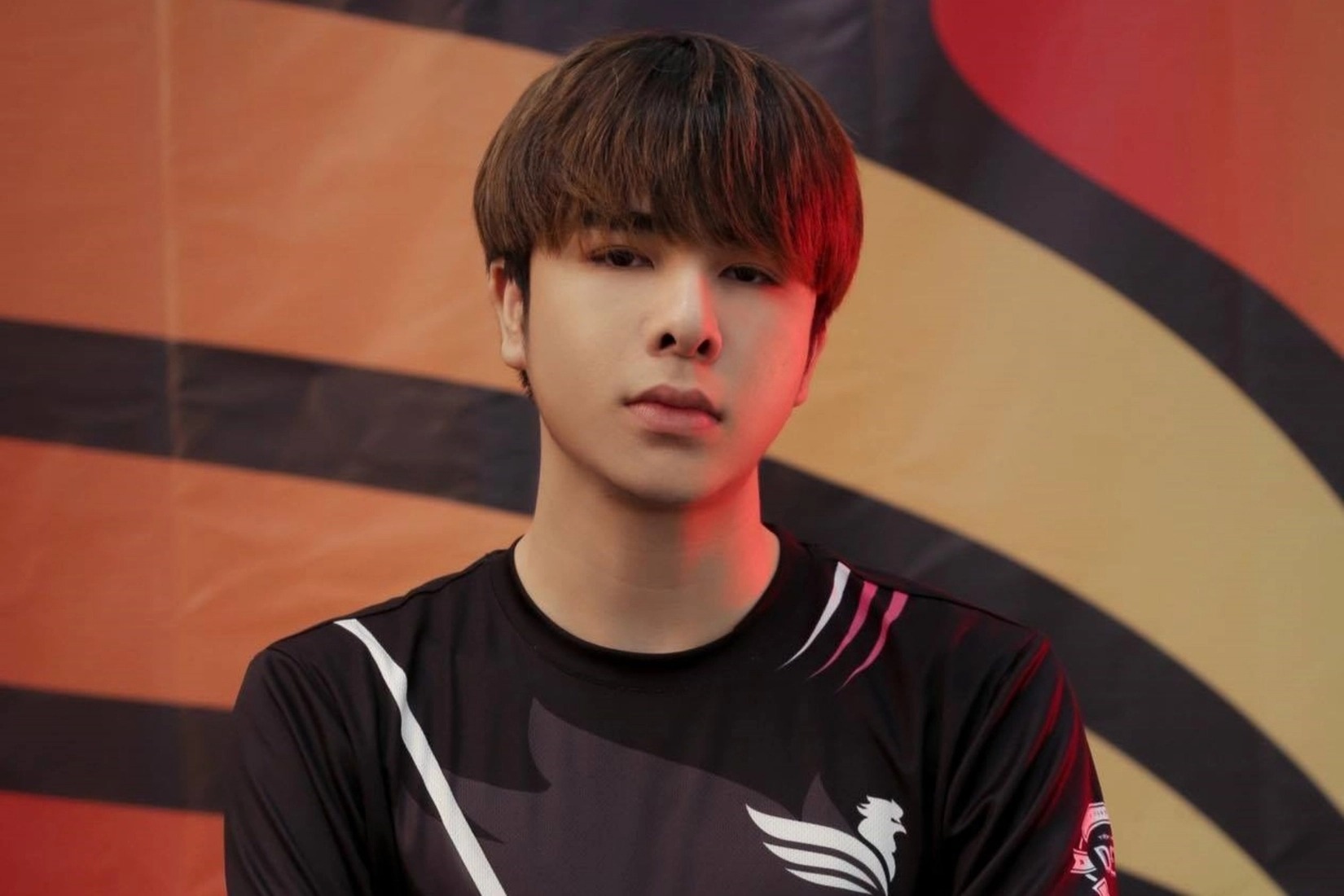 LMHT: Bị nghi ngờ phẫu thuật thẩm mỹ, Zeros bức xúc đính chính khiến fan cười ra nước mắt