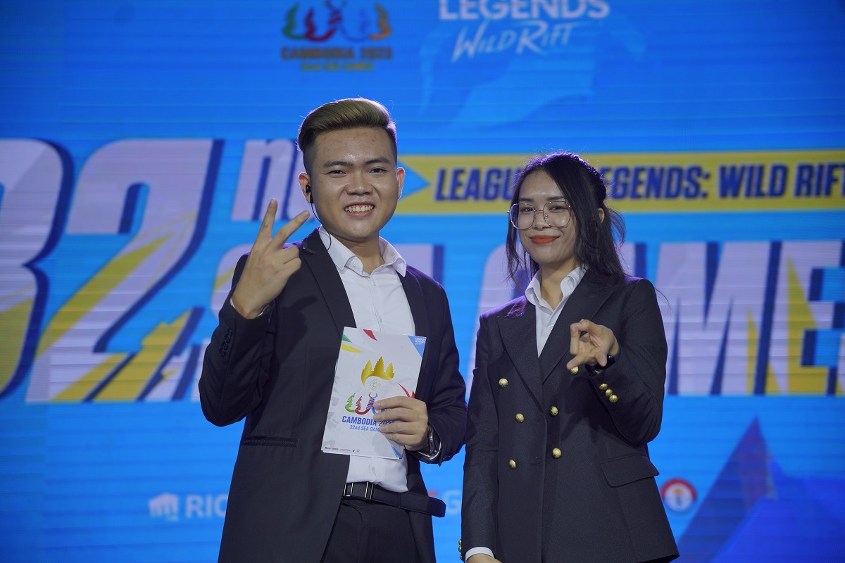 SEA Games 32: Phỏng vấn Mẹ của Nữ MC Roza Chour, người đưa cô đến với nghề