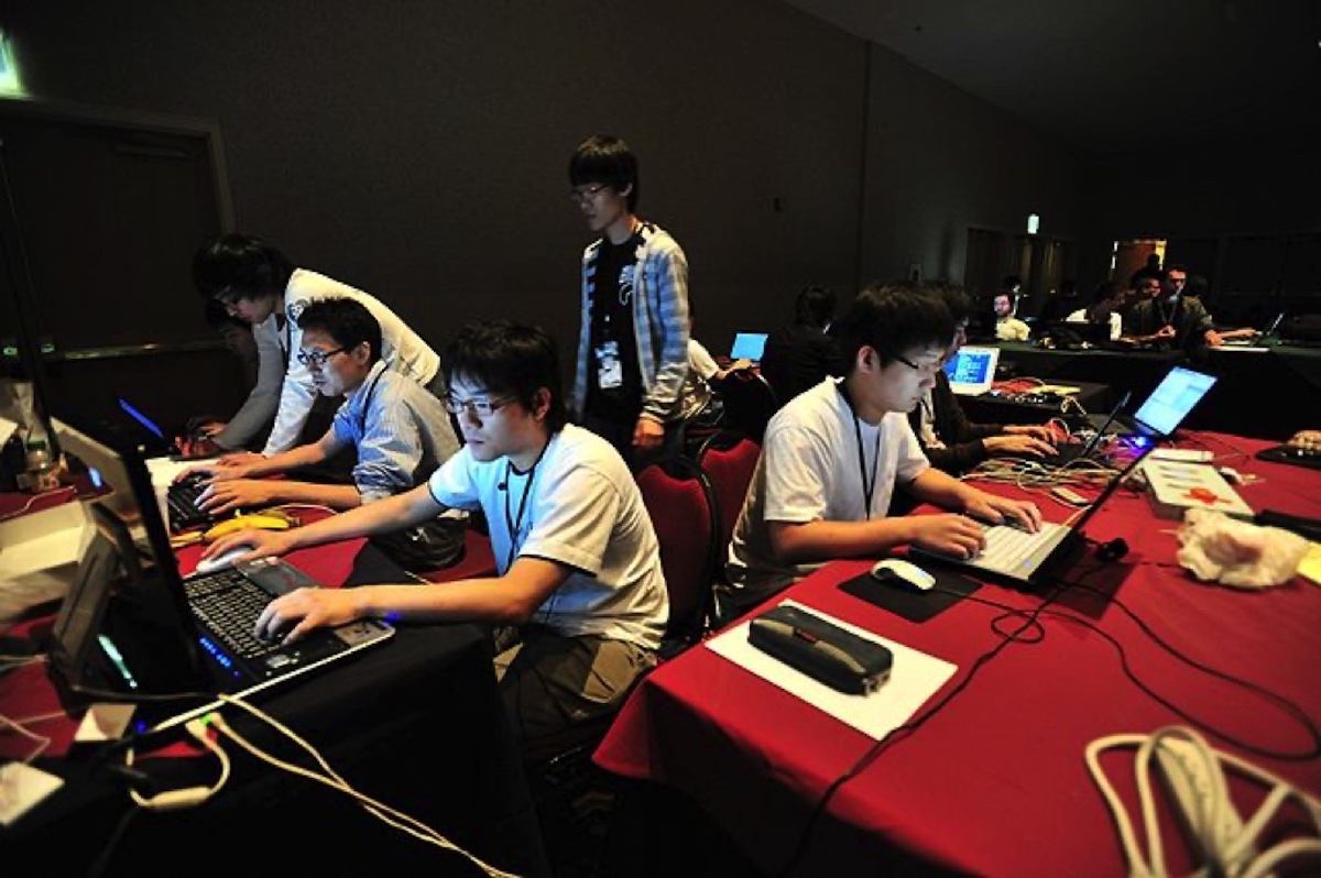 DEFCON 31, nơi quy tụ các hacker hàng đầu thế giới phát hiện lỗi các thuật toán AI