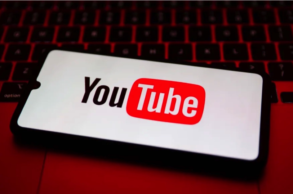 Thuật toán YouTube đề xuất các video có nội dung về súng cho game thủ trẻ tuổi