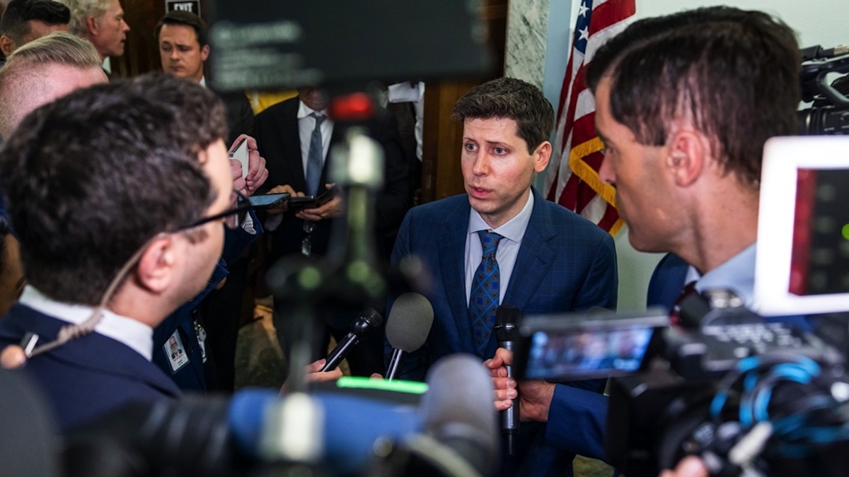 Các chuyên gia cảnh báo "nguy cơ tuyệt chủng" do AI tạo ra