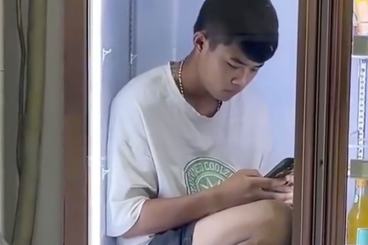 Quá nóng, một thanh niên ở Trung Quốc phải chui vào tủ lạnh để... giải nhiệt