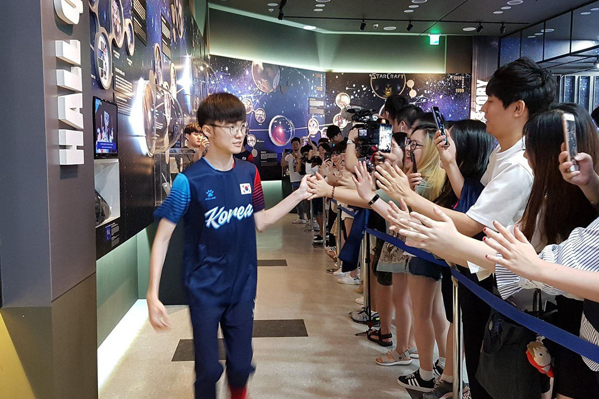 LMHT: Faker bất ngờ là người hé lộ áo đấu chính thức của đội tuyển quốc gia Hàn Quốc