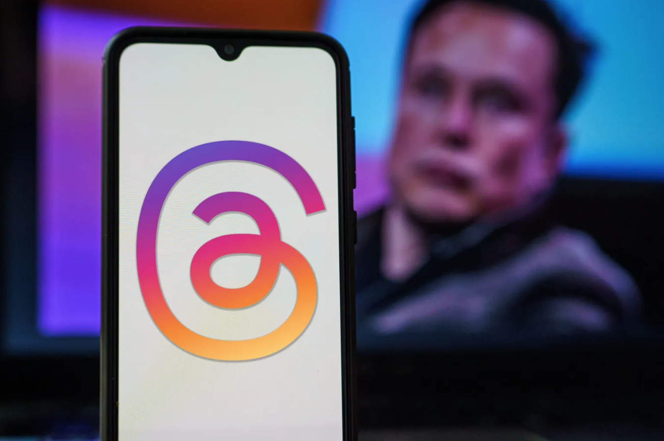 Elon Musk "đả kích" Mark Zuckerberg sau khi Threads cán mốc hơn 100 triệu người dùng