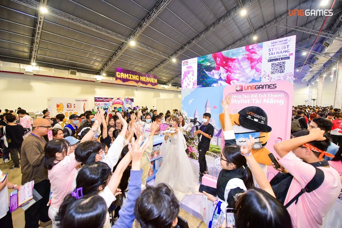 Tựa game Sao Thời Trang VNG chào đón hơn 1000 fan cứng tại Color Fiesta 2023