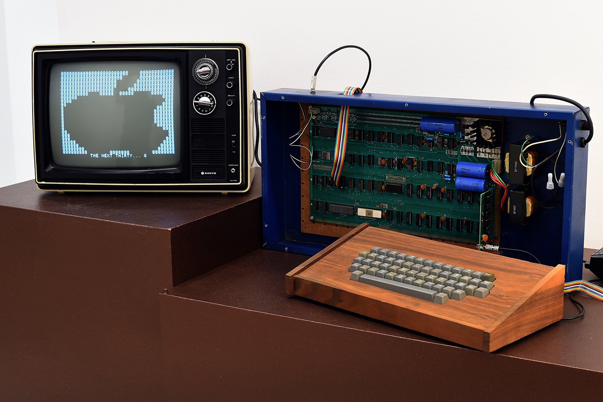 Chiếc PC đầu tiên do Steve Jobs tạo ra đã được bán với mức giá siêu khủng