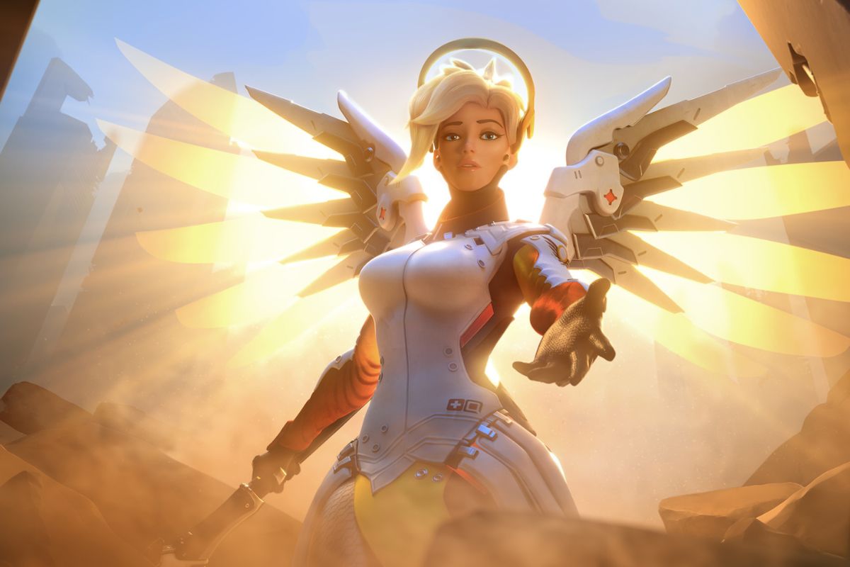 Diễn viên lồng tiếng cho Mercy trong Overwatch chỉ trích bộ cosplay của Amber Heard