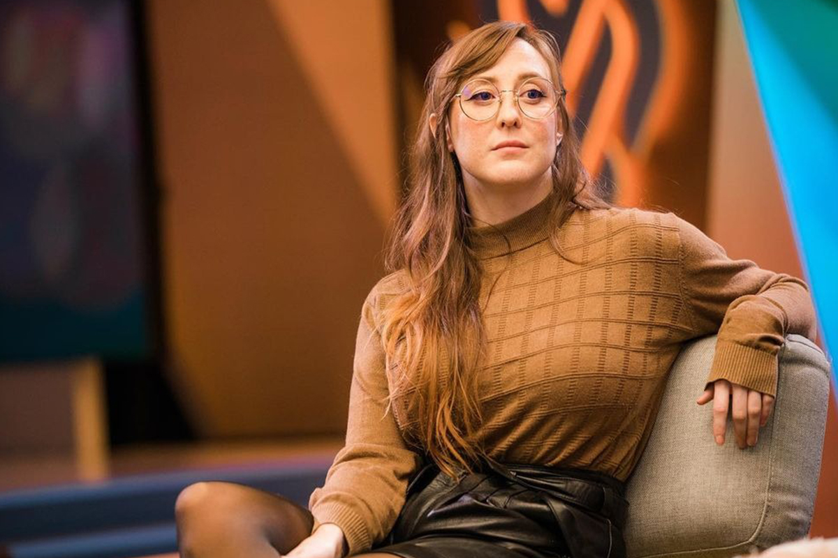 LMHT: Bị Riot Games cấm sóng, nữ BLV quyết định chuyển hướng đi "Bán Quạt" trước sự ngỡ ngàng của fan