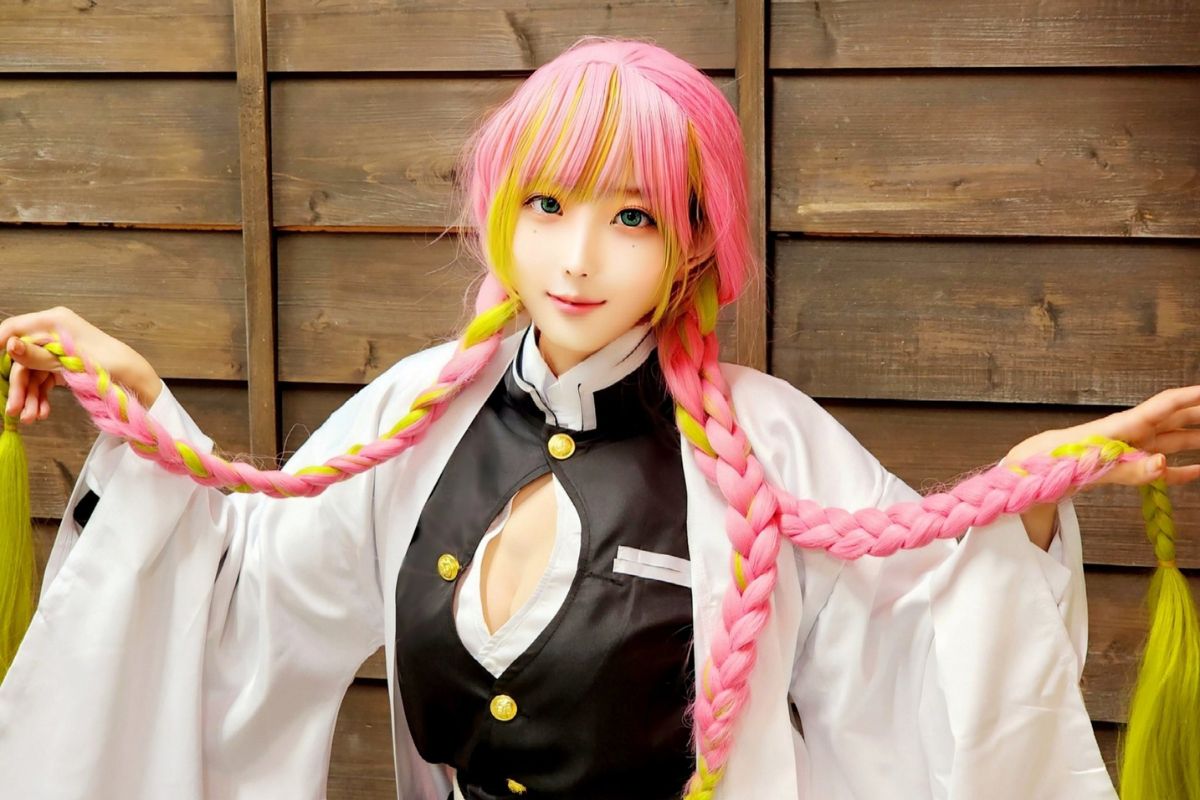 Tưởng con gái mới lớn, nữ coser xinh đẹp khiến fan sốc vì đã là U40!