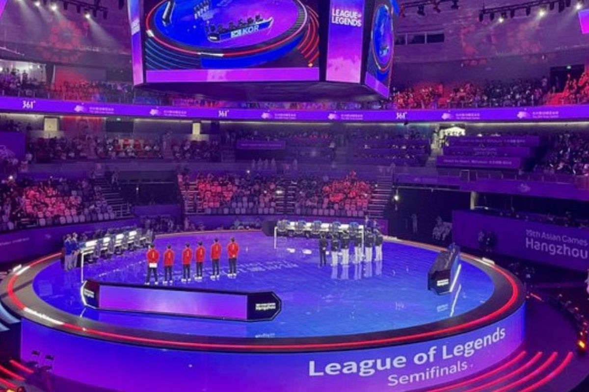 Người hâm mộ LMHT Trung Quốc "tế sống" đội tuyển quốc gia vì huy chương đồng tại Asian Games