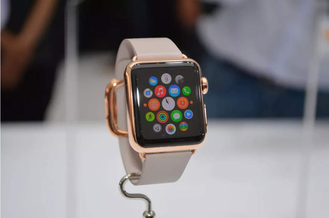 Apple Watch phiên bản mạ vàng trị giá 400 triệu bị đưa vào danh sách thiết bị lỗi thời