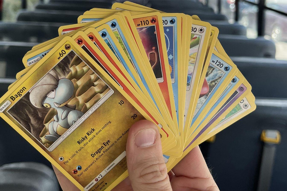 Ấm lòng người tài xế xe bus tặng những thẻ bài Pokemon miễn phí cho những đứa trẻ