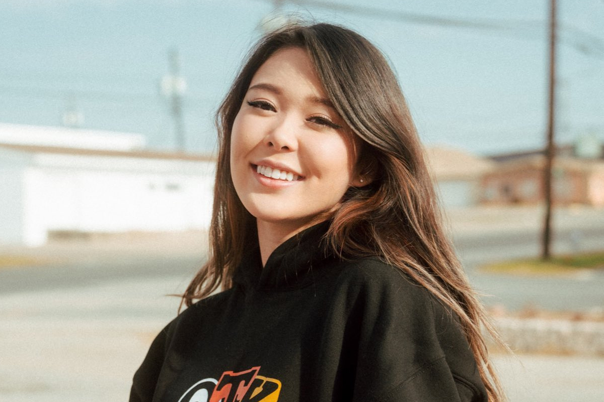 Nữ streamer xinh đẹp bất ngờ phát sóng nội dung nguy hiểm, fan nhanh chóng can ngăn hết lời