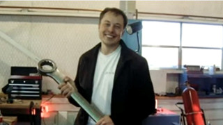 Elon Musk vừa có cách mới để "hút máu" người dùng