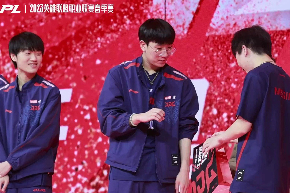 LMHT: Ruler bị lộ điểm yếu chí mạng, fan vẫn tin tưởng rằng JDG sẽ vô địch CKTG 2023