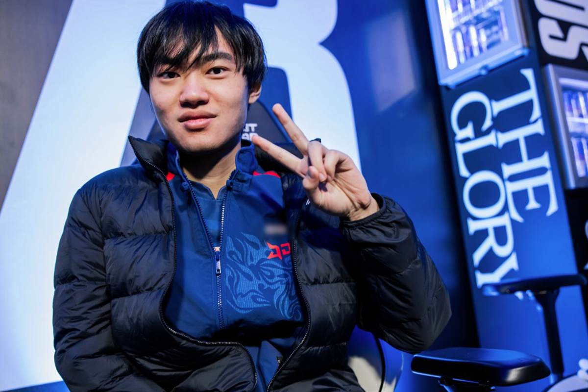 LMHT: Knight bị fan các đội tuyển khác hắt hủi, khơi lại quá khứ đen tối của anh chàng