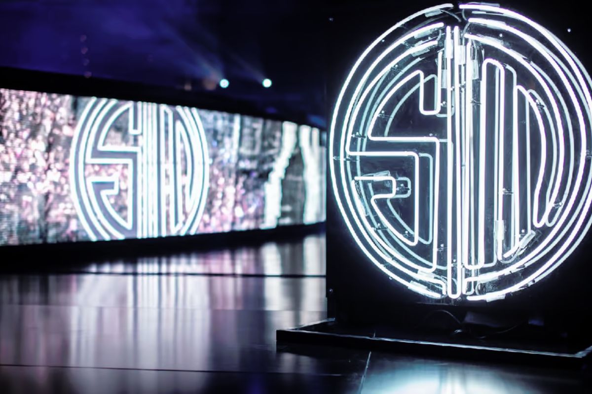 Một đội tuyển CS2 tố cáo TSM "ăn cắp" suất thi đấu của mình bằng việc chiêu mộ tuyển thủ của đội