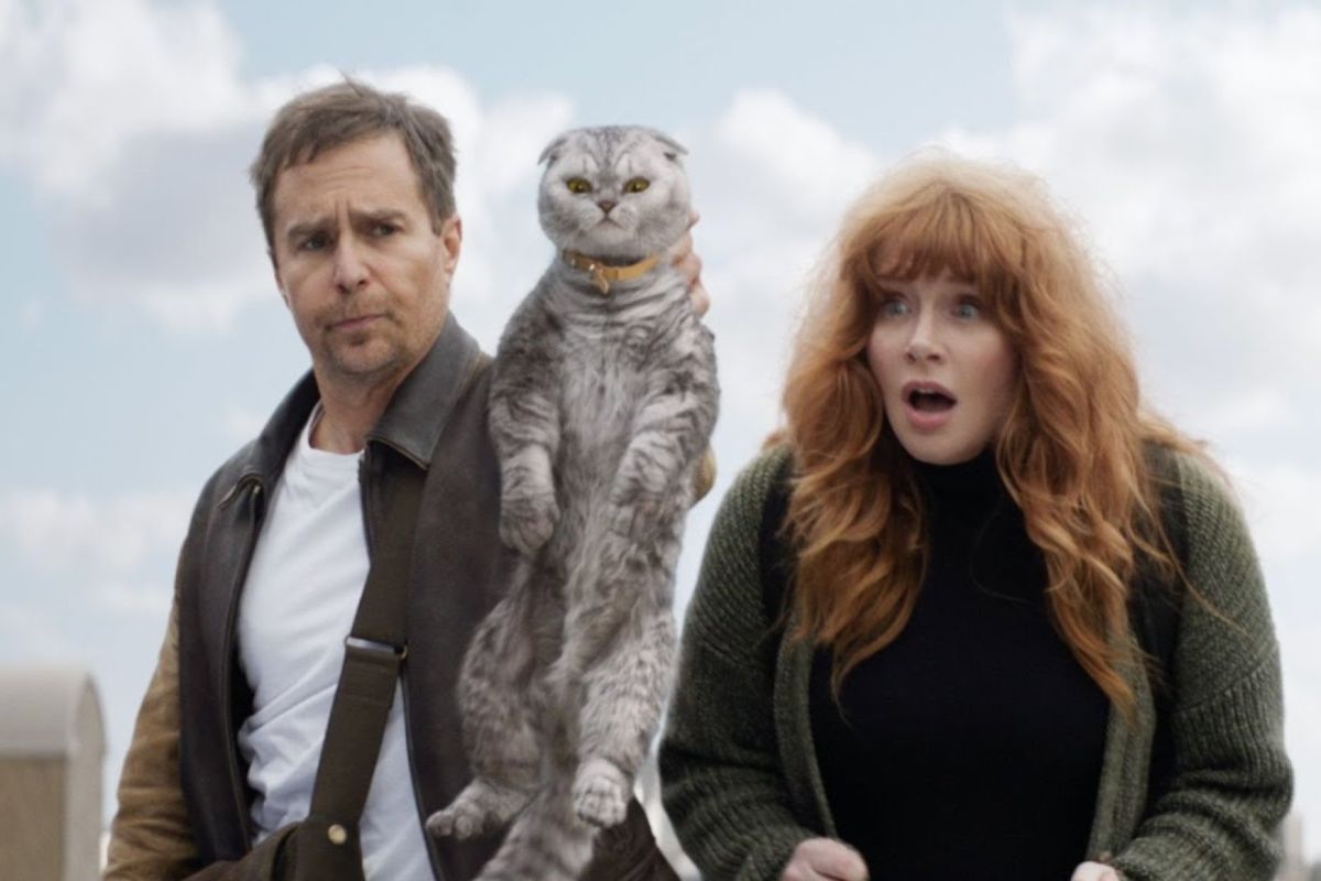 Phim điệp viên mới có tài tử Henry Cavill phá vỡ chuỗi tác phẩm xếp hạng R của đạo diễn 