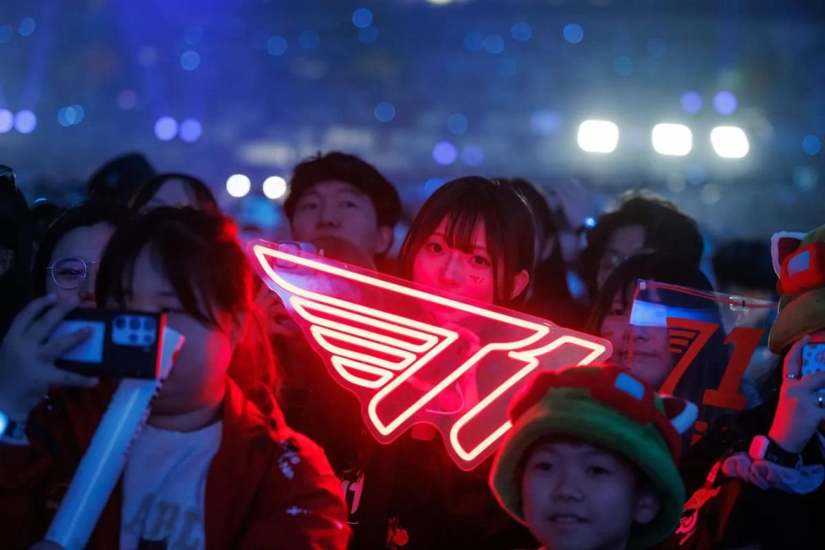 Giải đấu LMHT giao hữu do Red Bull tổ chức sở hữu lượng người xem khổng lồ nhờ vào T1 và KC