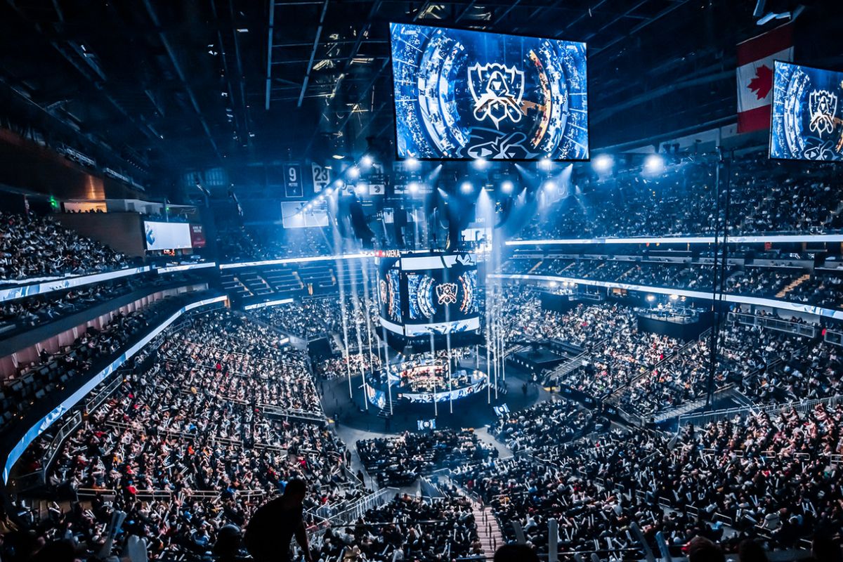 Riot có thể sẽ mở rộng hệ sinh thái LMHT chuyên nghiệp, đang "thảo luận" với các bên thứ ba