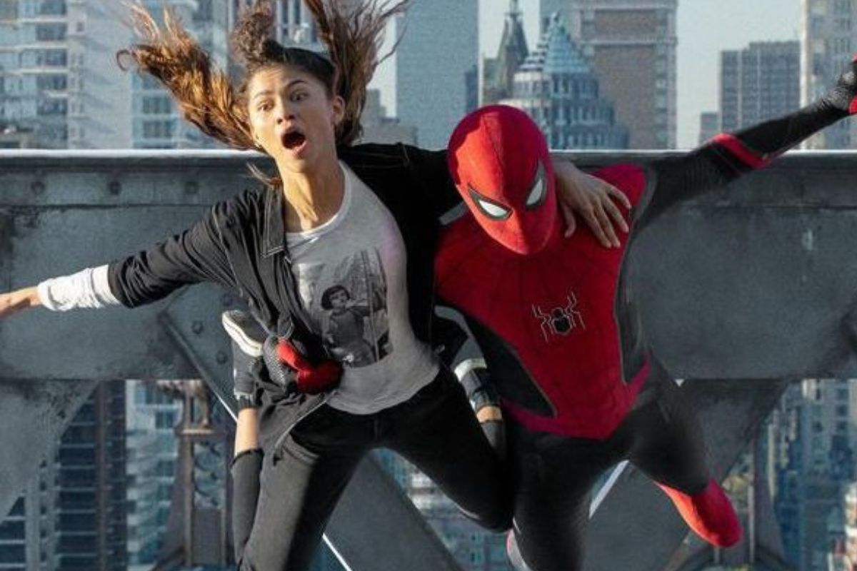 Tom Holland có chia sẻ thú vị về phim MCU mà anh ấy thích khi xem cùng và Zendaya 