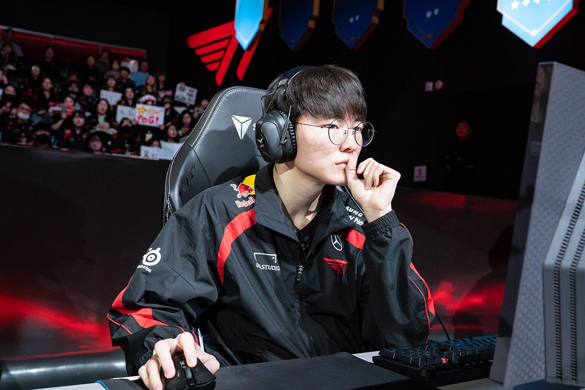 LMHT: Faker có một hành động sau trong trận đấu với NS khiến fan phải lo sốt vó